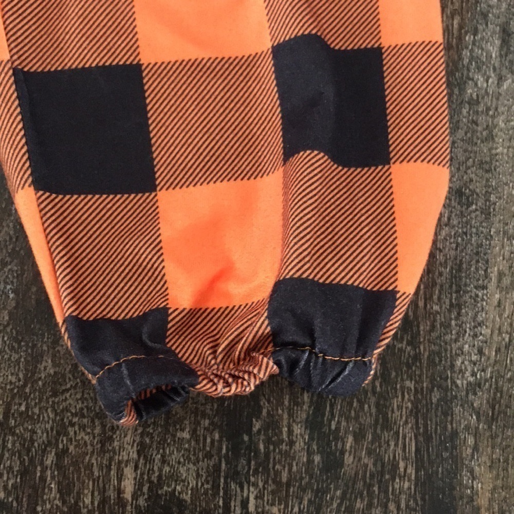Girls 12-18 month Pumpkin 🎃 Themed Onesie & Bottoms, Orange & Black - Picture 7 of 8
